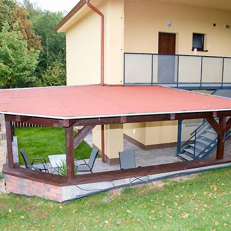 Apartmany Nad Parkem Broumov Exteriör bild
