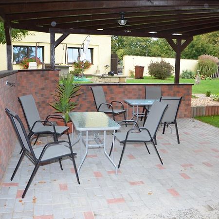 Apartmany Nad Parkem Broumov Exteriör bild