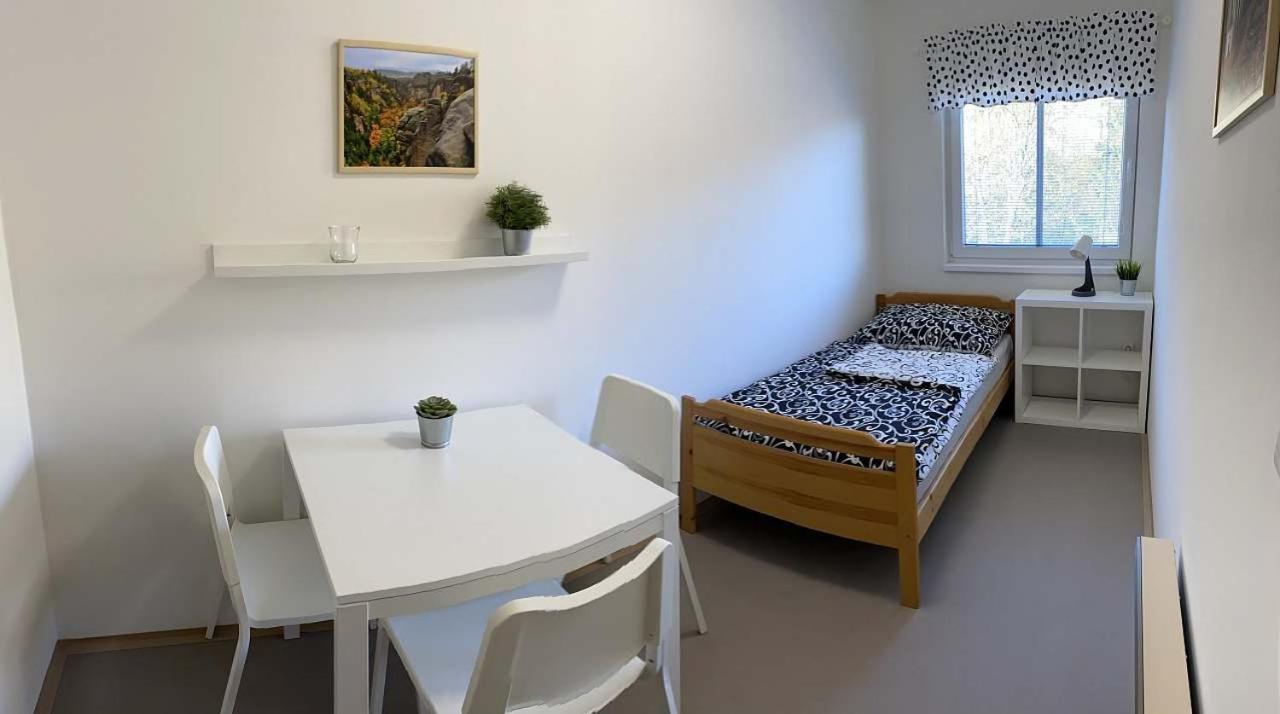 Apartmany Nad Parkem Broumov Exteriör bild